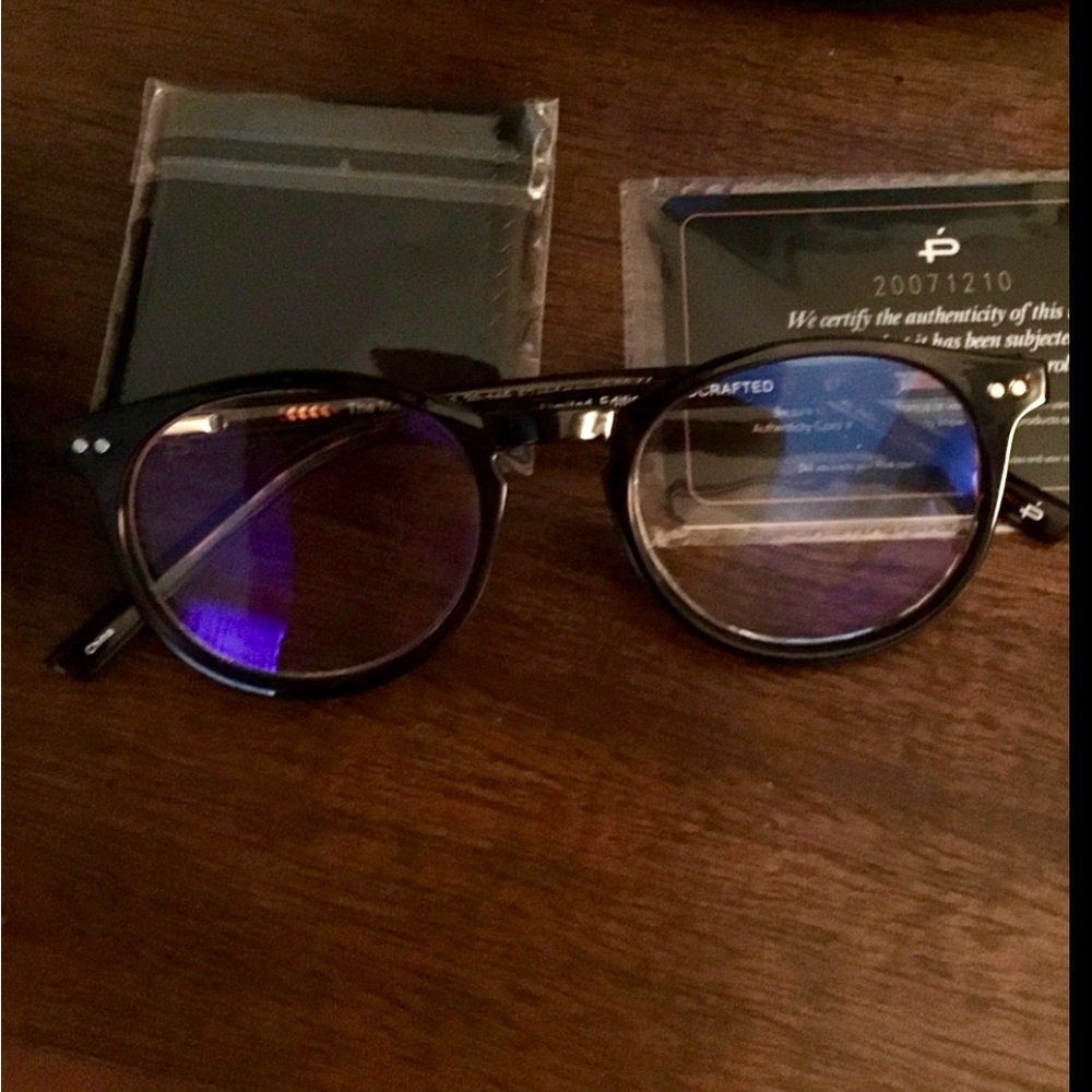 Crafted Black Round Glasses